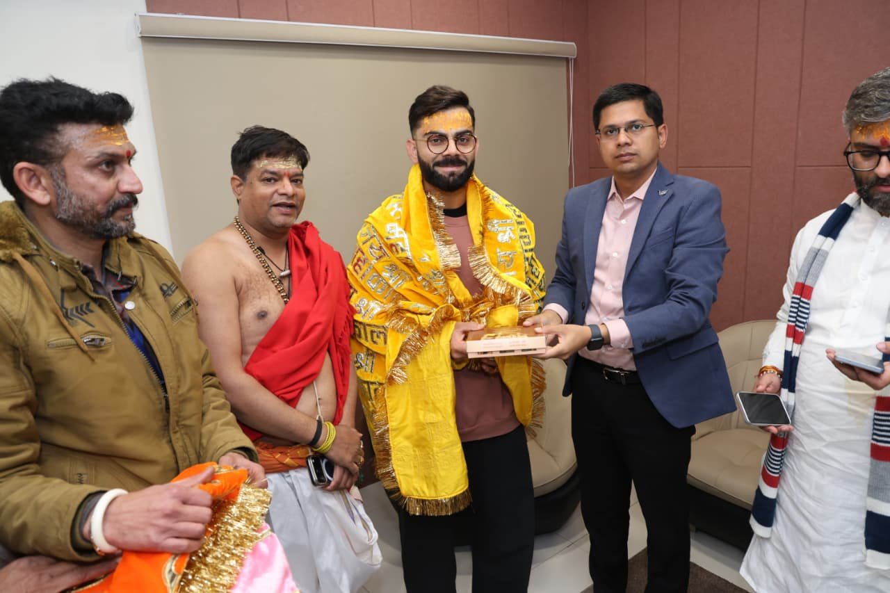 India–New Zealand ODI मालिकेआधी विराट कोहली व कुलदीप यादव यांनी घेतले महाकालेश्वर ज्योतिर्लिंगाचे दर्शन